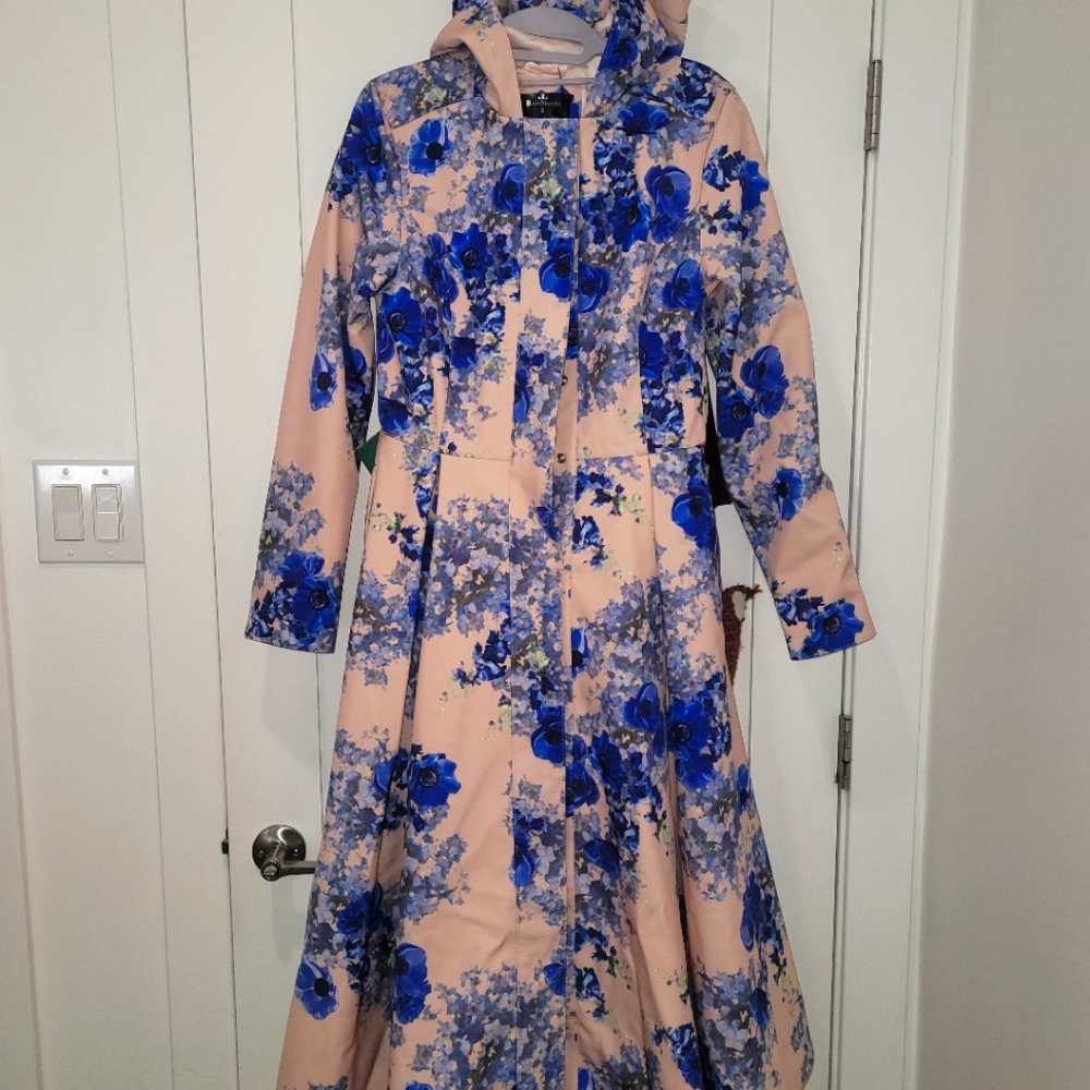 Rain Sisters womens rain coat, size S & XS, light pink with blue floral print